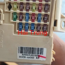 91950A4500 Hộp cầu trì táp lô Kia Rondo Tháo Xe