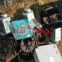 Mô tơ lên xuống kính Hyundai Santafe 2009 2010 Tháo Xe