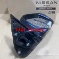 Gương chiếu hậu Nissan Navara