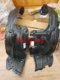 Lòng dè chắn bùn bánh trước Toyota Innova tại Hải Trung
