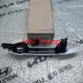 Tay mở cửa trước Kia Cerato 2019-2021 chính hãng 82661M6310. 