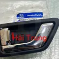 Tay mở trong Hyundai Getz 2006-2012 chính hãng 826101C010WK