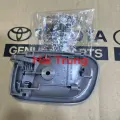 Tay mở cửa trong Toyota Corolla 1997-2001 LH cao cấp