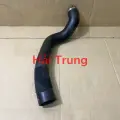 Ống dẫn gió vào két turbo Ford Ranger