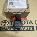 Mô tơ bơm nước rửa kính trước Toyota Camry chính hãng