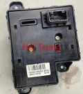 Tháo Xe Công tắc phanh tay điện tử Hyundai Custin 93300-O3000
