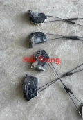 Khóa ngậm cửa Toyota Vios tháo xe