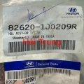 Tay mở cửa trong sau Hyundai I20 2008-2013 chính hãng 826201J020 826101J020(1)