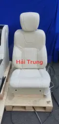 Ghế hàng 2 Land Cruiser 2016.  