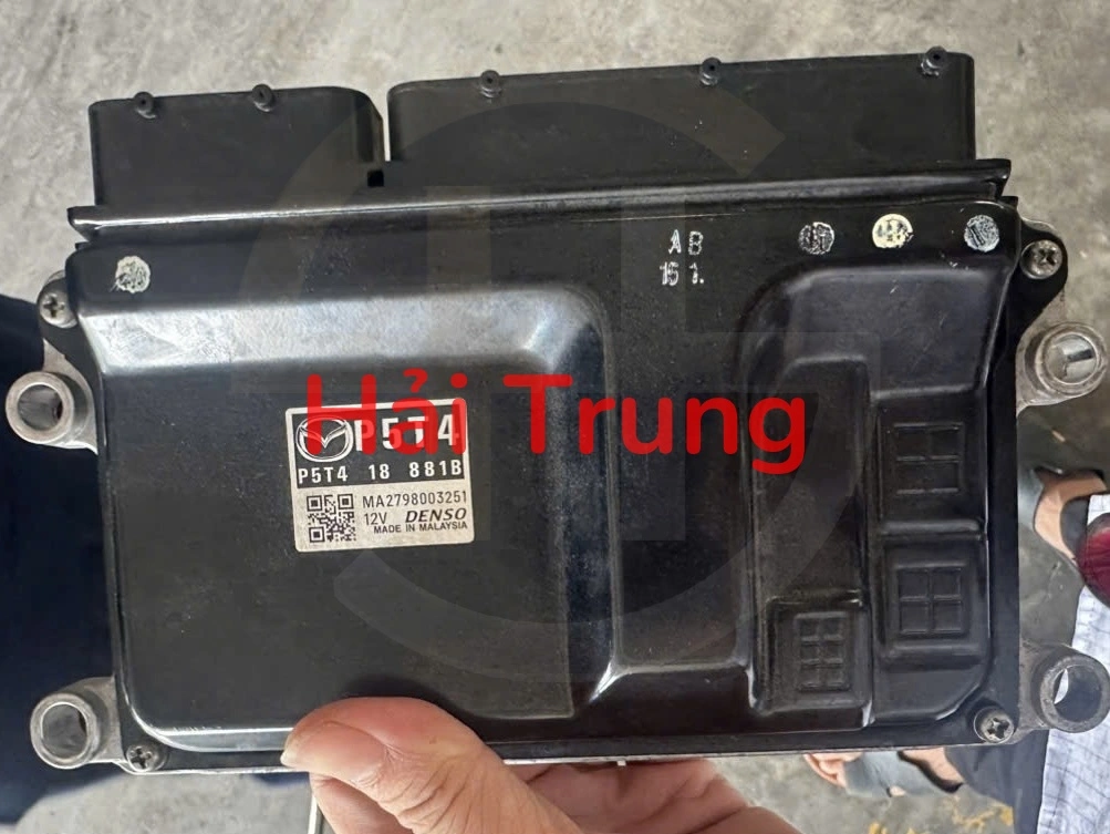 Hộp điều khiển động cơ Hộp đen ECU Mazda 3 2017 Tháo Xe P5T418881B