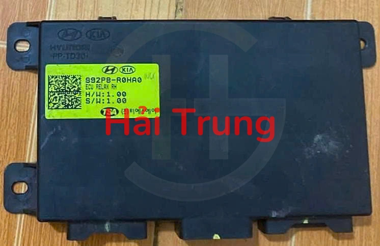 Hộp ghế Kia Carnival 2021-2025 Tháo Xe 892P8-R0HA0 892P8R0HA0