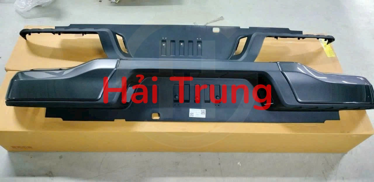 Cản sau, ốp trên cản sau Ford Ranger