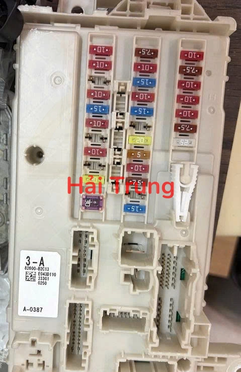 Hộp cầu trì Daihatsu Taft LA900S Tháo Xe 82600-B2C13 82600B2C13