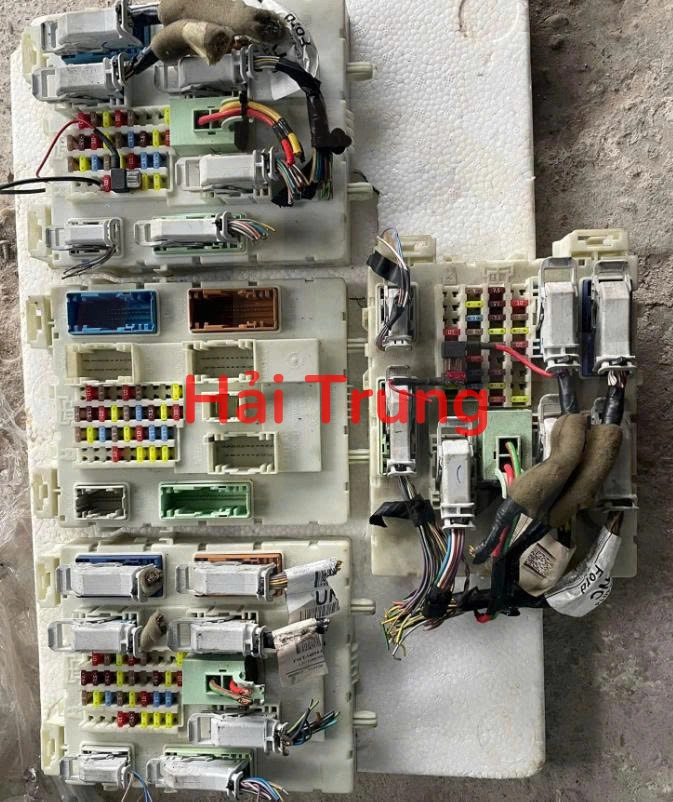 Bảng cầu trì Ford Focus Tháo xe