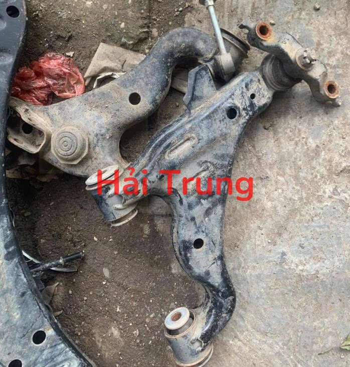 Càng A dưới Toyota Innova 2006-2016 Tháo Xe