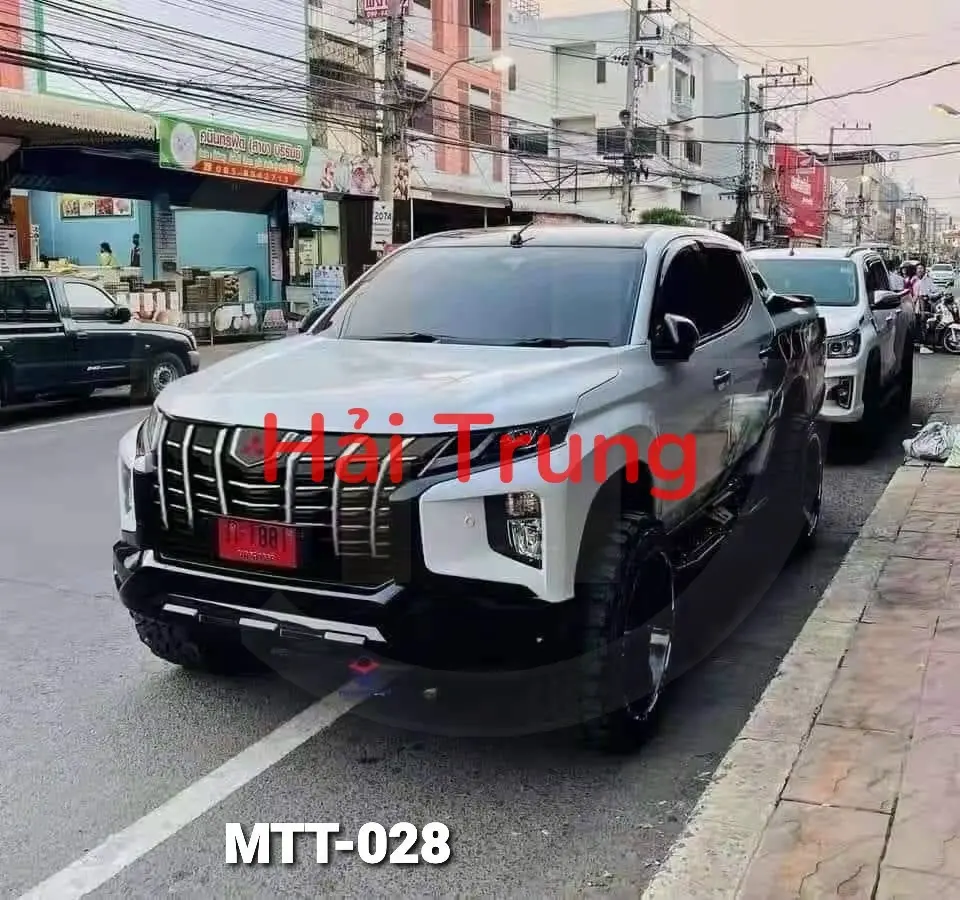 Mặt ca lăng độ Mitsubishi Triton 