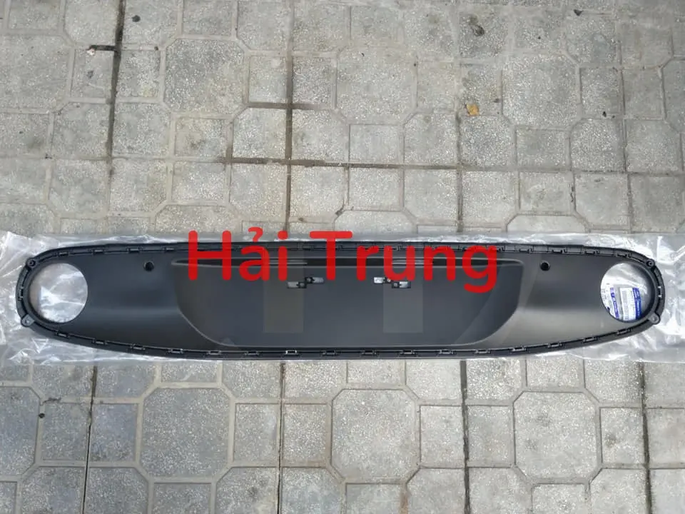 Ốp đen cản sau Hyundai I10 Grand 2017-2020 Hatchback 86680B4500