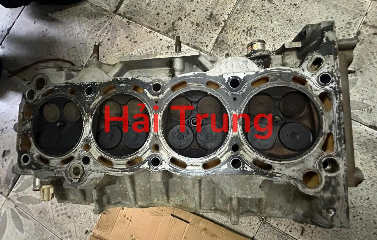 Tháo xe Mặt máy Toyota INNOVA