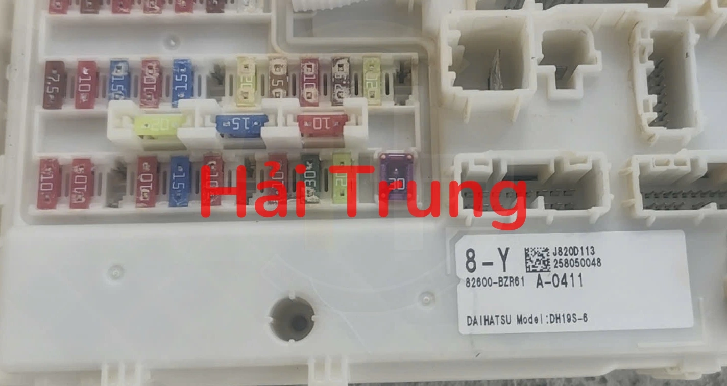 Hộp cầu trì trong xe Toyota Avanza 2022 Tháo Xe 82600-BZR61