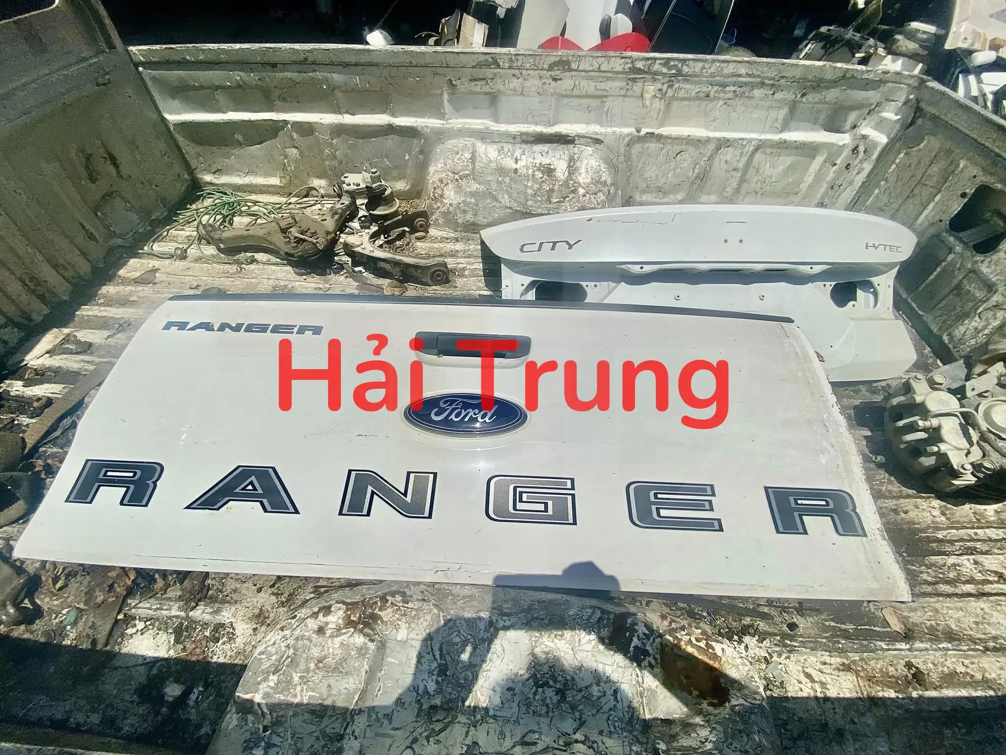 Cửa thùng sau xe Ford Ranger 2012-2020 Tháo xe đẹp 