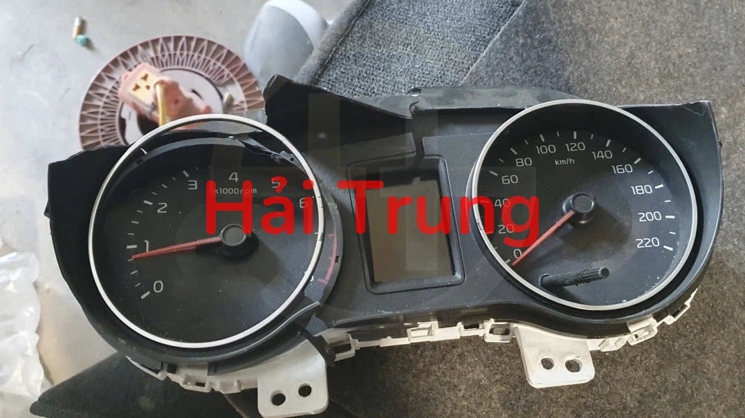 94023H7040 Đồng hồ táp lô Kia Soluto