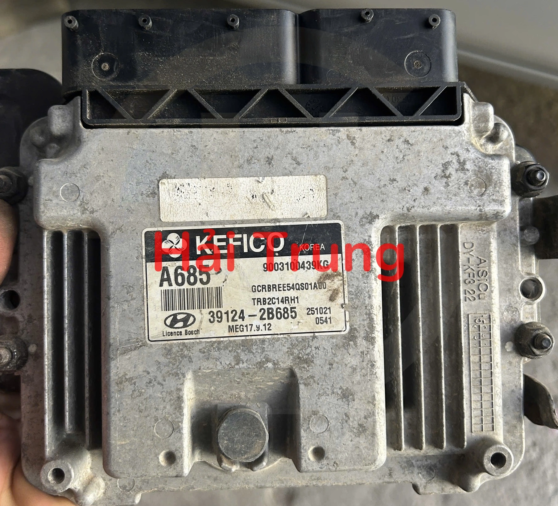 Hộp điều khiển động cơ Hộp đen ECU Hyundai Accent 2011 Tháo Xe 391242B685