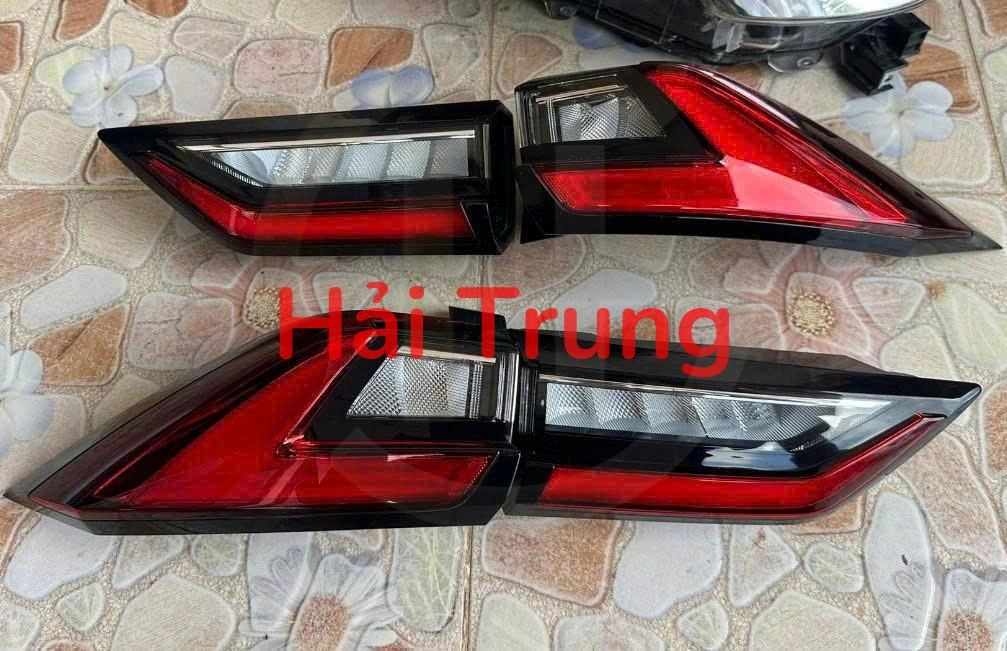 Đèn hậu trong, đèn hậu ngoài Toyota Yaris Cross 2024 2025 2026 Tháo Xe Zin