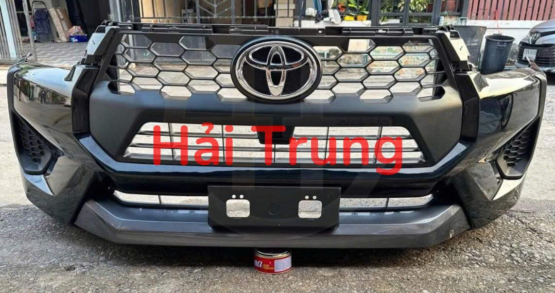 Cản trước Toyota Hilux 2025 màu Đen Tháo Xe