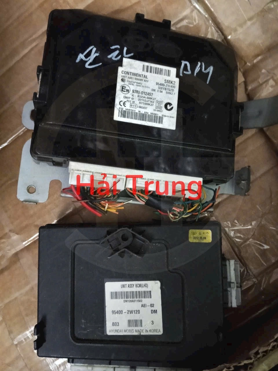 Hộp mô đun chìa khóa Hyundai Santafe 954802W400