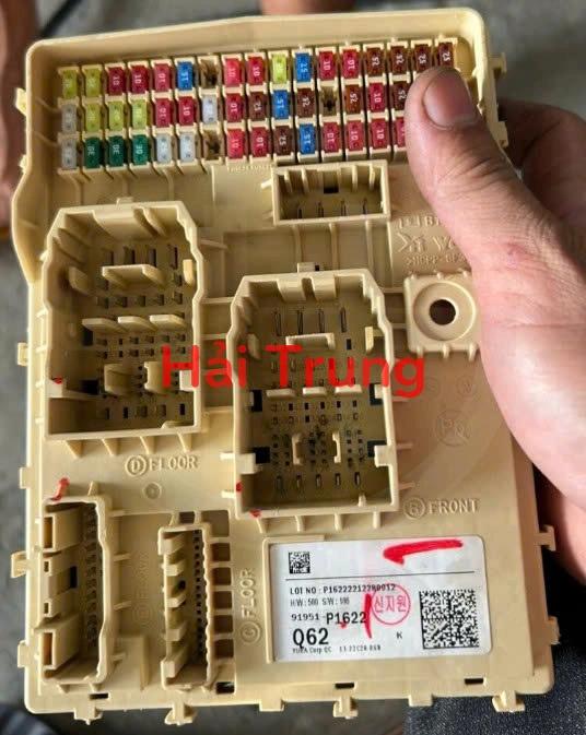 91951P1622 Hộp cầu trì Kia Sportage 2022-2025 Tháo Xe