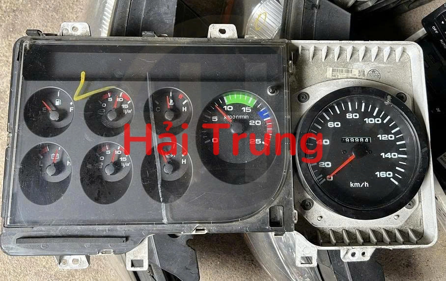 Đồng hồ táp lô Hyundai Trago 6 lỗ Tháo Xe