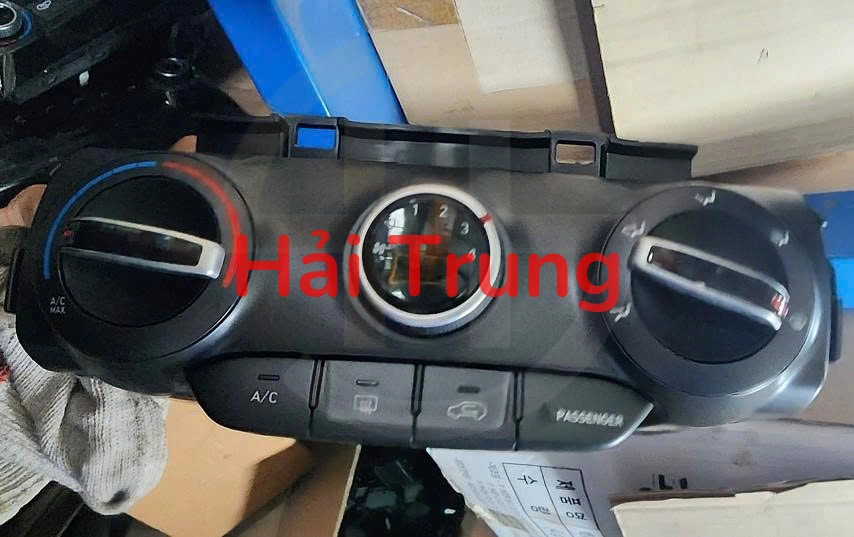Cụm công tắc điều khiển điều hòa AC Hyundai Kona 2020 Tháo Xe
