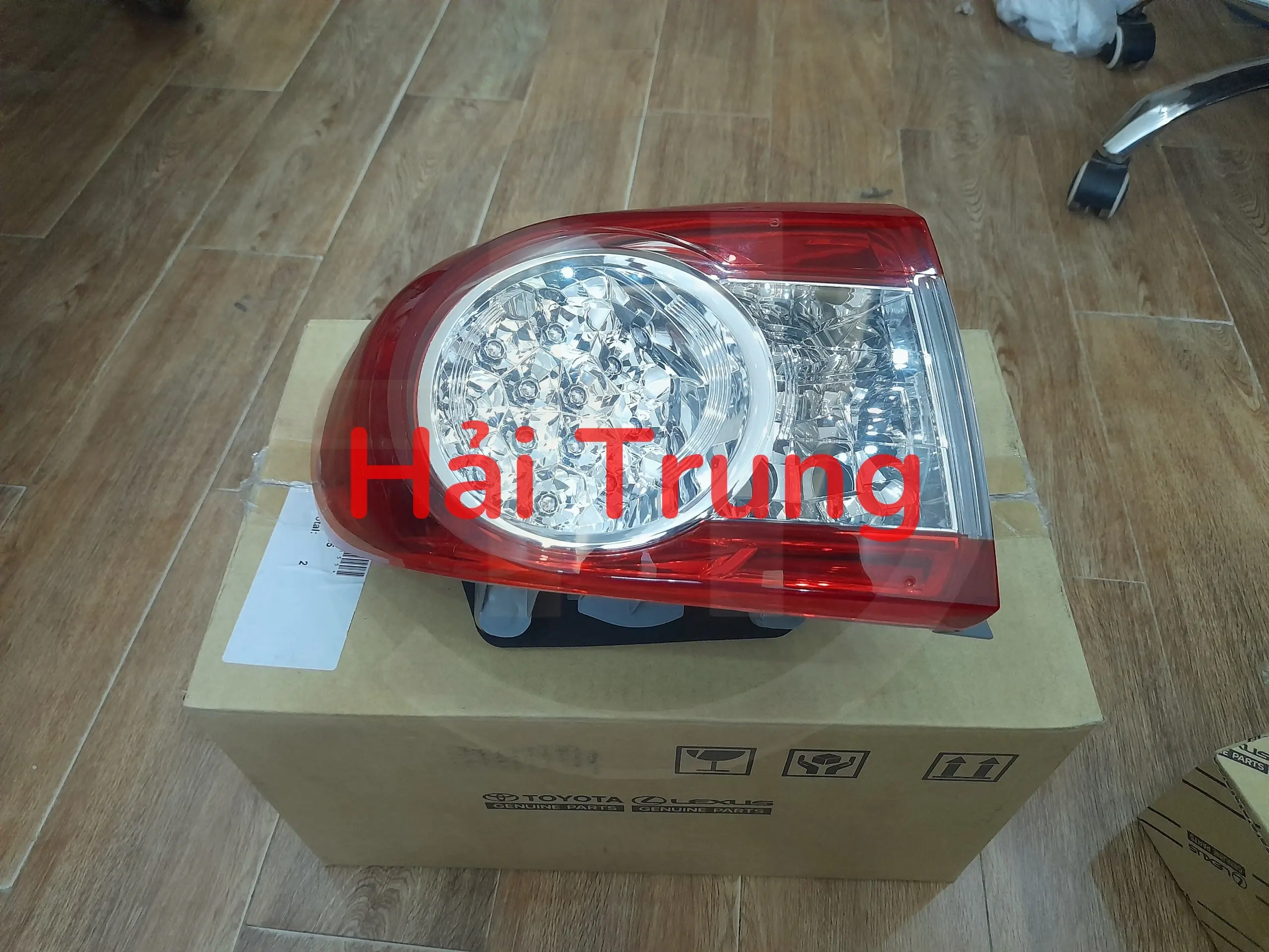 Đèn hậu ngoài Toyota Altis 2008-2013 8155102620