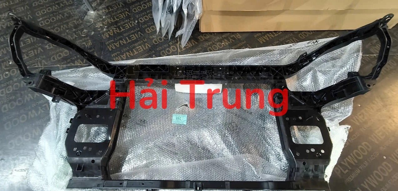 64101R0000 Khung xương két nước Carnival 2022-2024