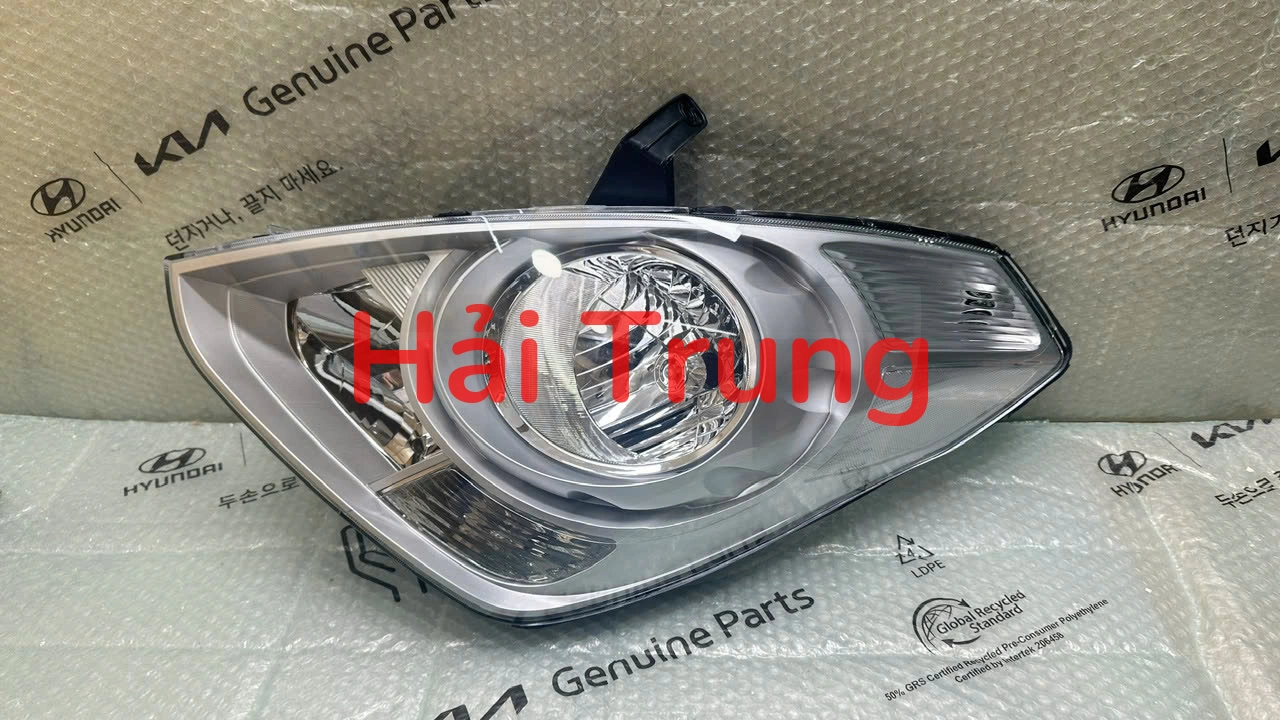 Đèn pha Hyundai Starex 2015 tốt