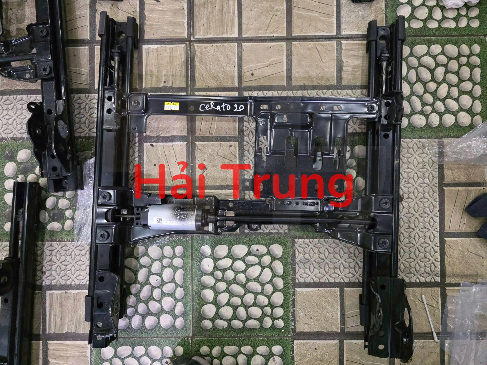 Ray trượt ghế Kia Cerato 2020 Tháo Xe