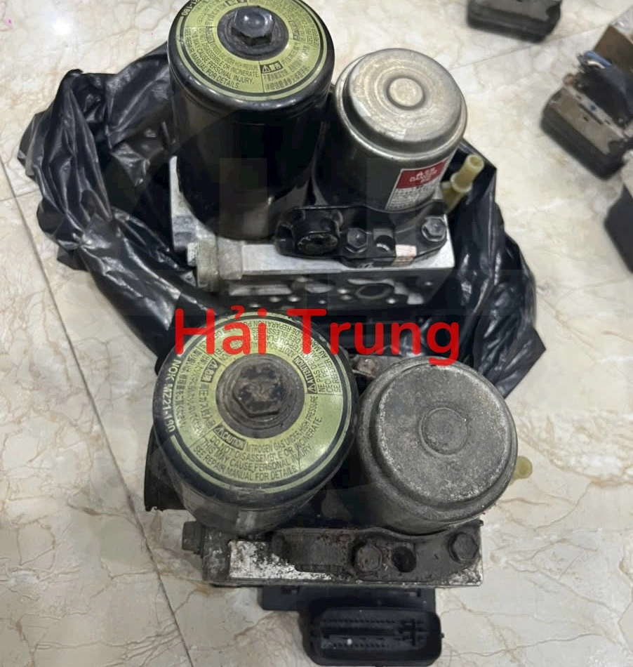 Cụm ABS Toyota Camry Hybrid Tháo xe