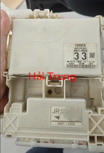 892210K052 Hộp body Toyota Hilux