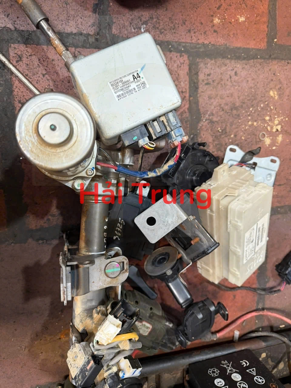 Cọc lái Mitsubishi Mirage Tháo xe