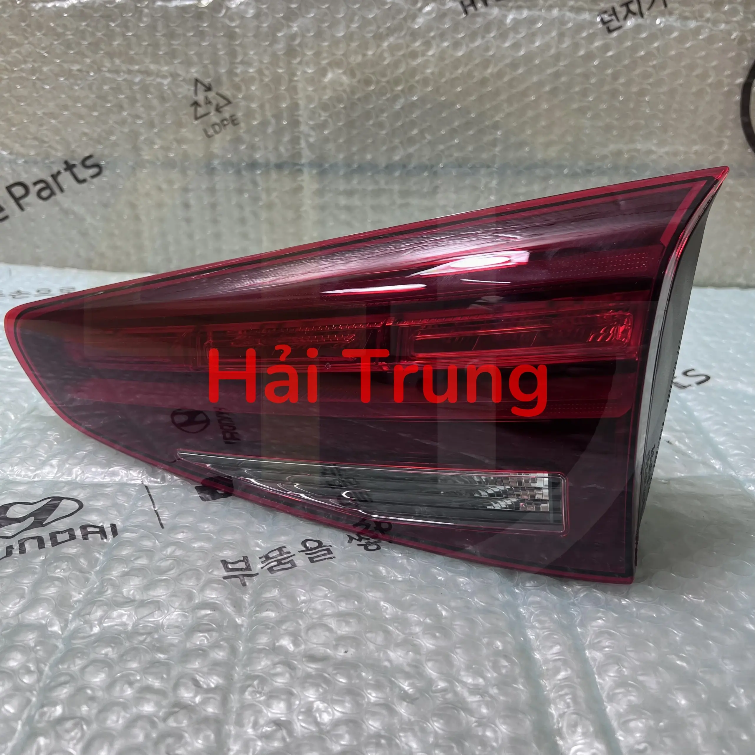 Đèn hậu trong Hyundai Tucson 2021 chính hãng