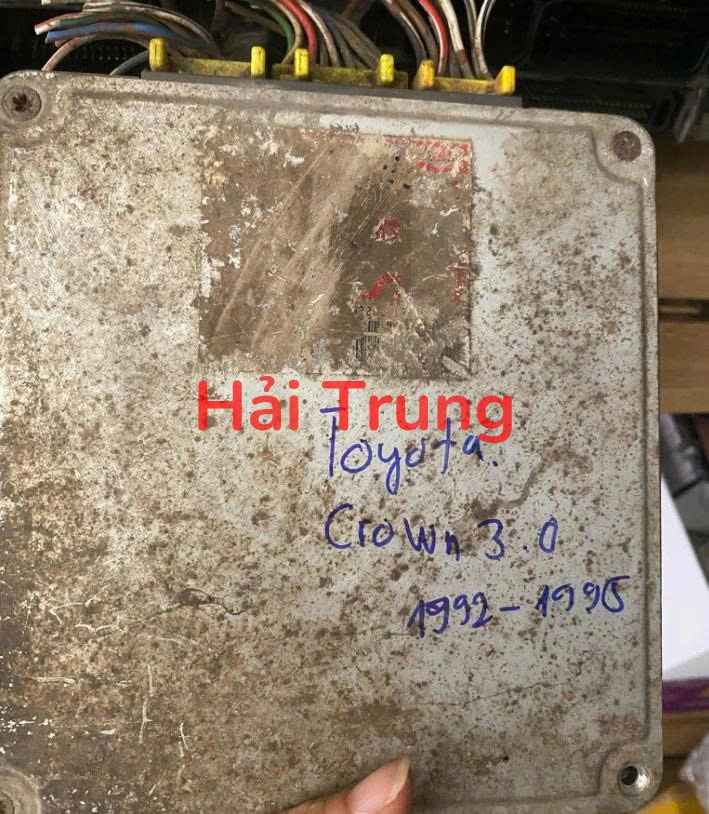 Hộp điều khiển động cơ Toyota Crown 3.0 Tháo Xe