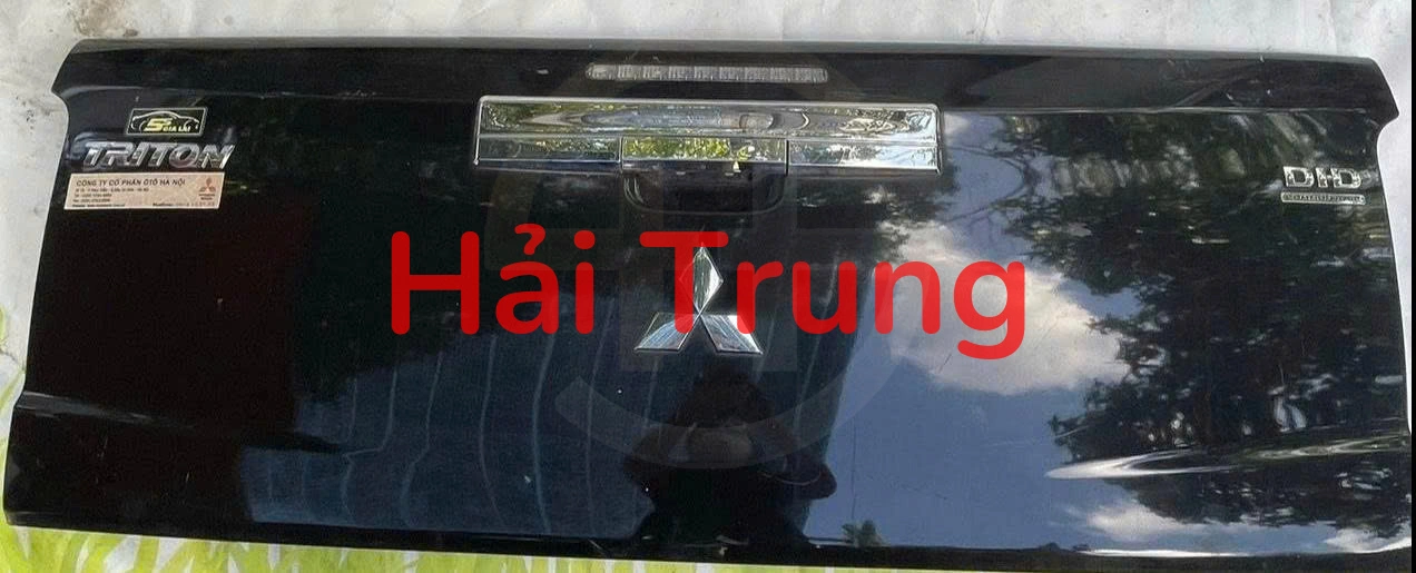 Cửa thùng sau Mitsubishi Triton 2021 Tháo Xe