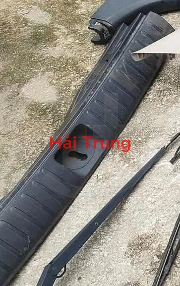 Ốp khóa cốp sau Hyundai Tucson 2015-2020 Tháo Xe