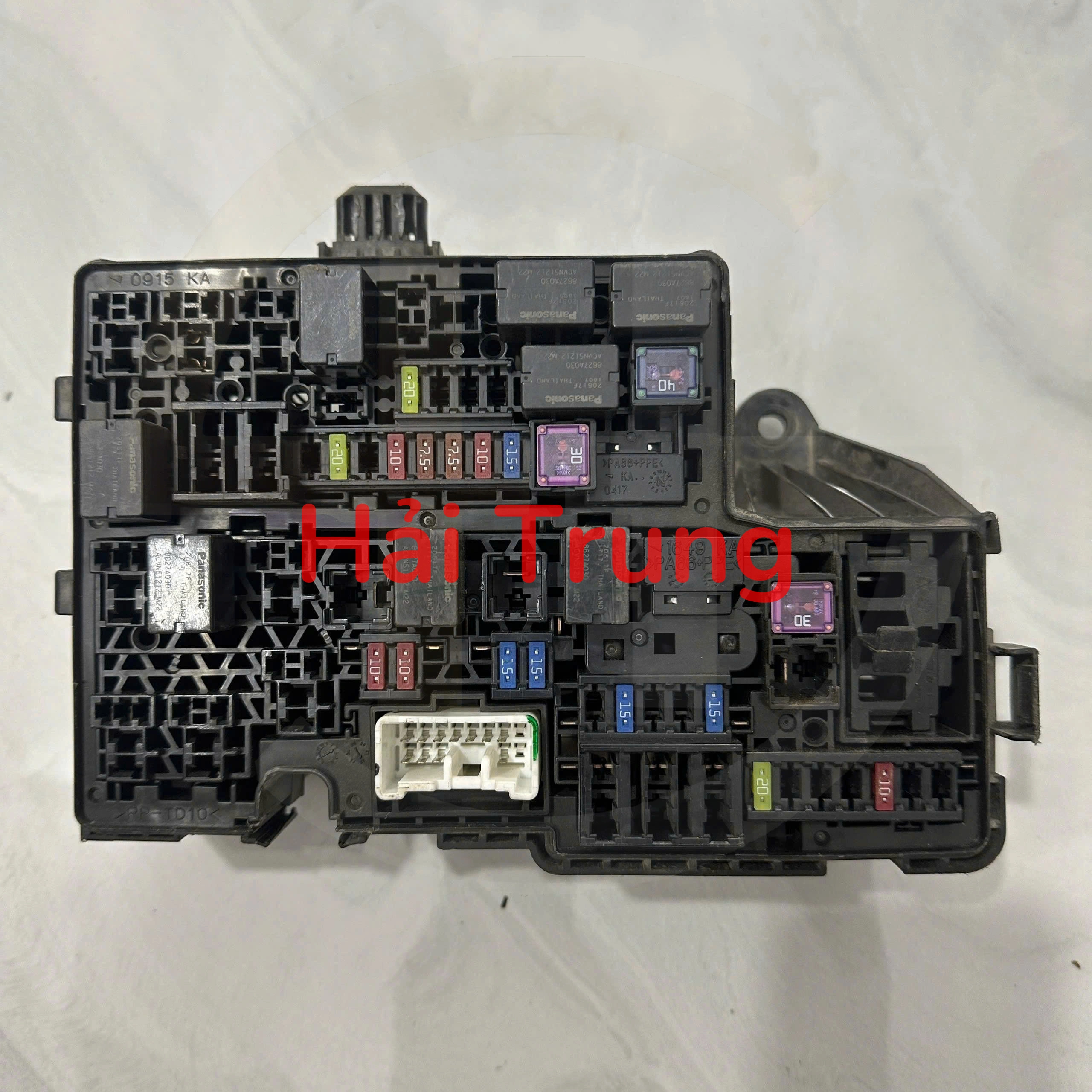 Hộp cầu trì Mitsubishi Triton Tháo Xe