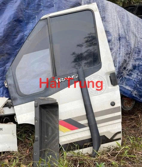 Cánh cửa Ford Transit Tháo Xe