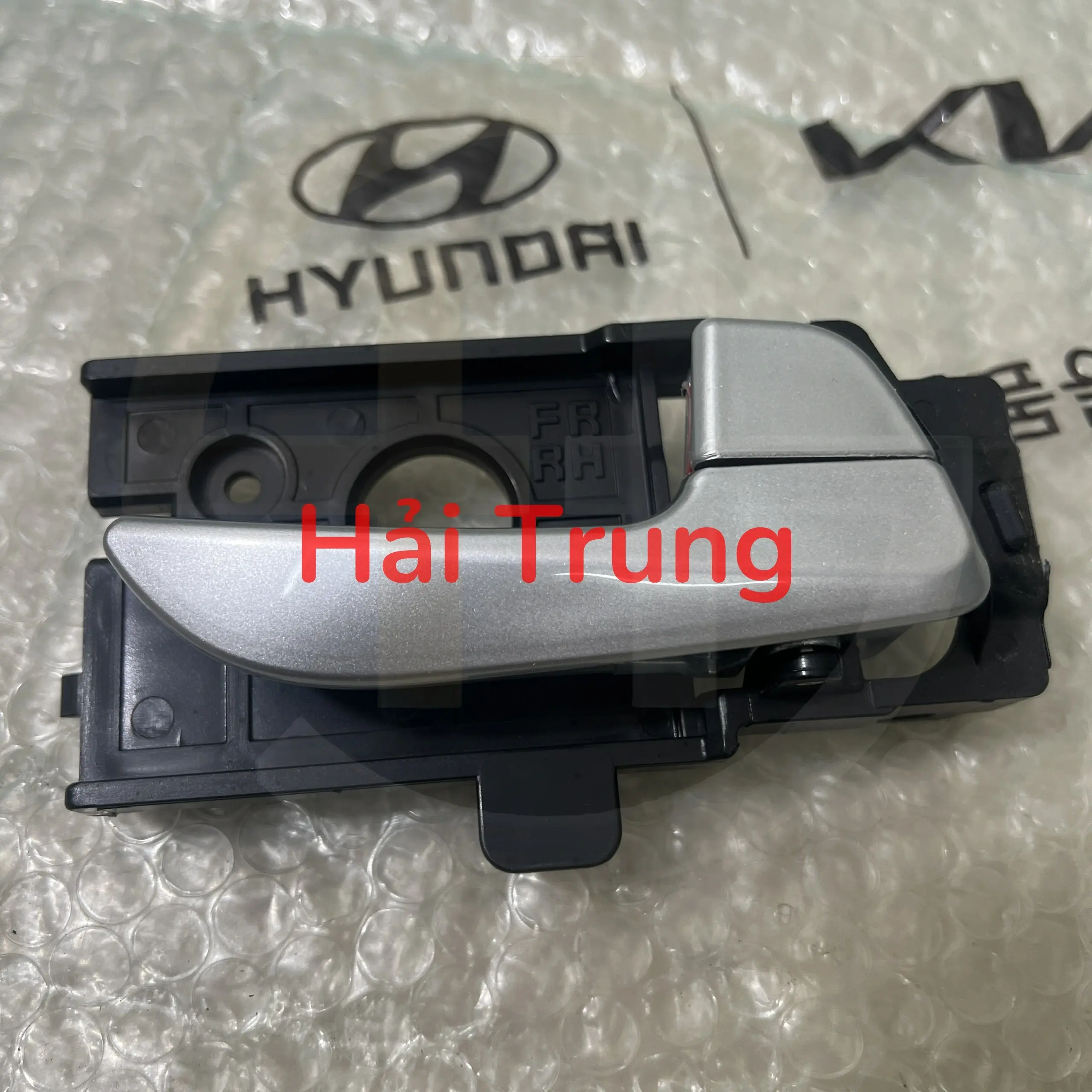 Tay mở của trong Hyundai I10 Grand chính hãng