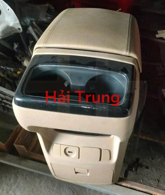 Hộp đựng nước Kia Sedona 2019 2020 Tháo Xe