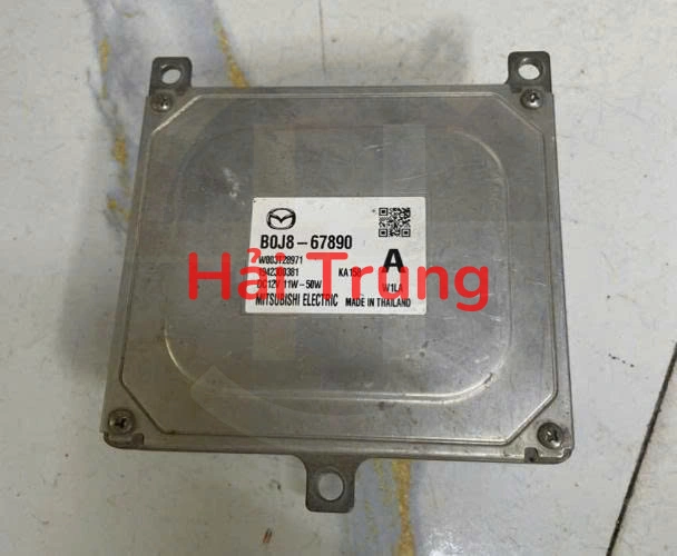 B0J867890 Balat đèn pha Mazda 3 2020-2022