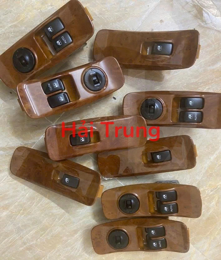 Công tắc lên xuống kính Hyundai Porter 2 Tháo Xe