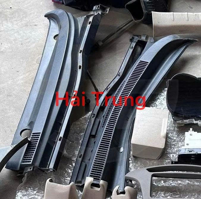 Máng nước chân kính chắn gió Toyota Innova 2006-2011 Tháo Xe